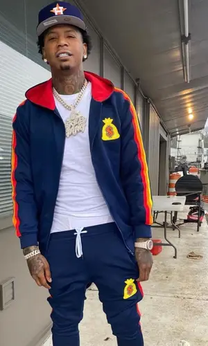 Moneybagg Yo wearing Bread Gang suit
