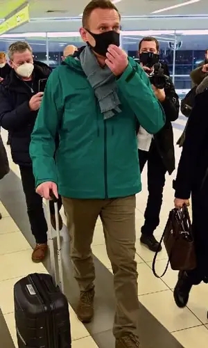 Алексей Навальный wearing Moschino scarf