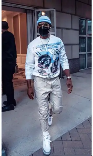 Chris Paul wearing Do Not Disturb. sweatshirt
