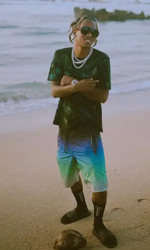 Rich The Kid wearing Gucci sandal