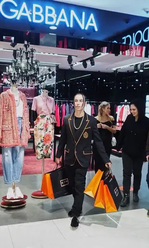Yanix’s Outfit in Dolce & Gabbana Sneakers (2021)