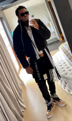 Gunna wearing A-Cold-Wall* scarf