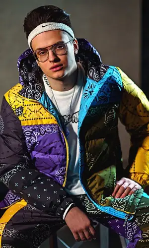 Бустер wearing Evisu pants