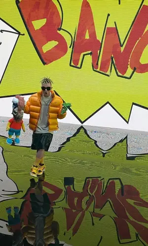 Элджей’s Outfit in Nike Jacket, Gucci Eyewear & Drake Merch (2021)