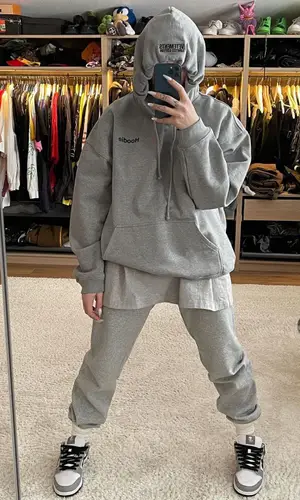 Анастасия Ивлеева wearing Vetements pants