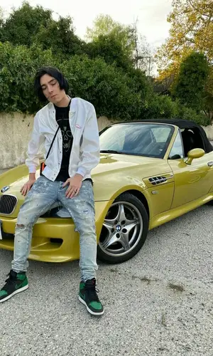 Flesh’s Outfit in No Name Jacket, Vlone T-Shirt & Purple Brand Jeans (2021)