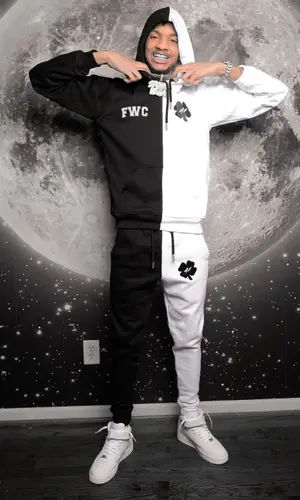Stunna 4 Vegas wearing Filthy Wealth pants