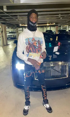 Yung Mal wearing Gucci belt
