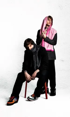 LOVV66 wearing Gucci scarf