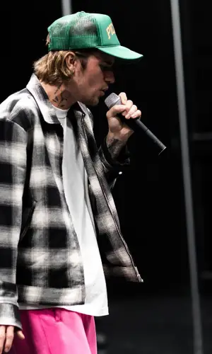Justin Bieber wearing Urban Outfitters cap