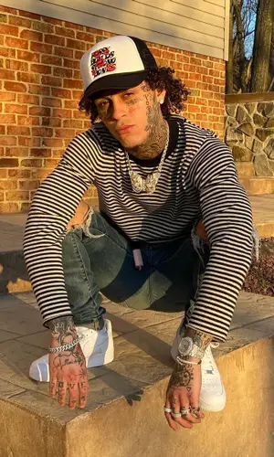 Lil Skies wearing LaRopa cap