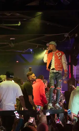 Stunna 4 Vegas wearing B.B. Simon belt