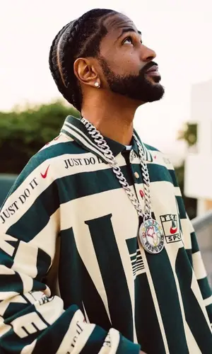Big Sean’s Outfit in Nike Sweatshirt & MSGM Jeans (2021)