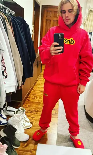 Justin Bieber wearing Drew House sandal