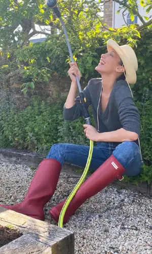 Bella Hadid wearing Hunter Boots boots