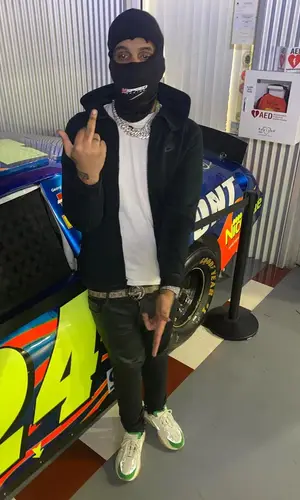 Smokepurpp’s Outfit in Nike Hoodie, Amiri Sneakers & Gucci Belt (2021)