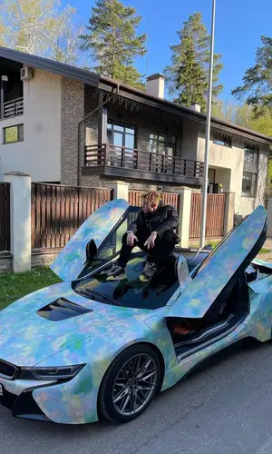 Элджей’s Outfit in Balenciaga Jacket, Nike Hoodie & Drake Merch (2021)