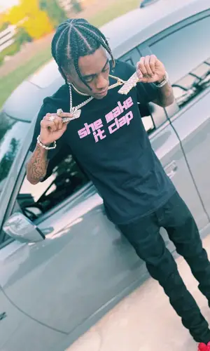 Soulja Boy wearing SODMG t-shirt