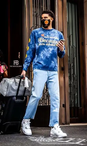 Jayson Tatum wearing Valas Los Angeles other