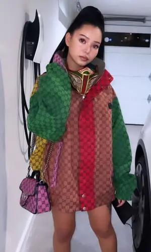 Bella Poarch wearing Gucci bag