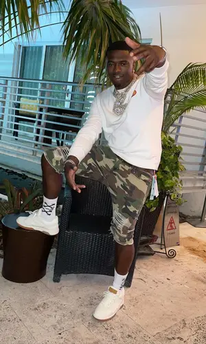 Bankroll Freddie wearing Off-White sock