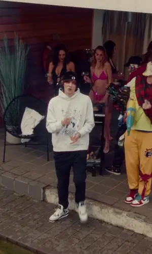 OG Buda’s Outfit in Stone Island Pants, Jordan Sneakers & Gucci Cap (2021)