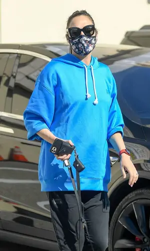 Gal Gadot wearing Acne Studios sweatshirt