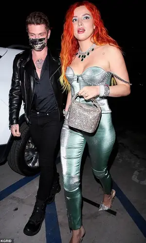 Bella Thorne wearing Aquazzura sandal