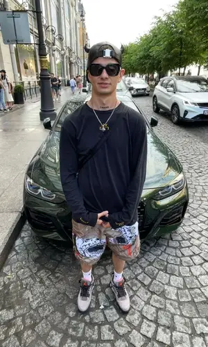 Obladaet wearing Chanel eyewear