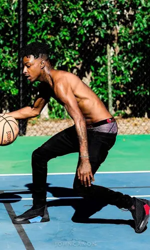 21 Savage wearing Ethika underwear
