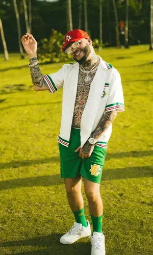 Farruko’s Outfit in Casablanca Shirt, Eric Emanuel Shorts & Louis Vuitton Eyewear (2021)