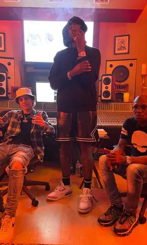 2 Chainz wearing Amiri sock