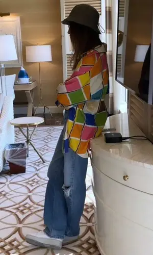 Hailey Bieber wearing Nike sneakers