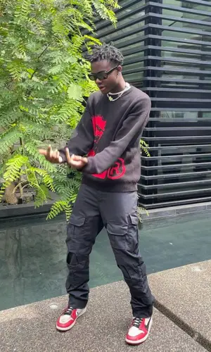 SSGKobe’s Outfit in Vizn Sweatshirt, No Name Pants & Alyx Jewelry (2021)