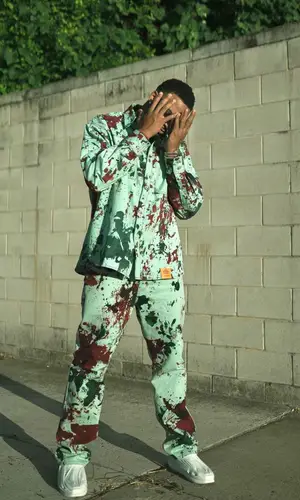 Jamal Adams’ Outfit in S.R. Studio. La. Ca. Shirt & Alyx Sneakers (2021)