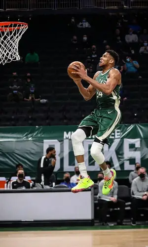 Giannis Antetokounmpo wearing Nike jersey