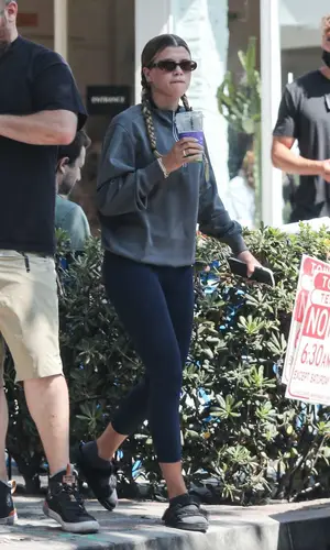 Sofia Richie wearing Lululemon pants