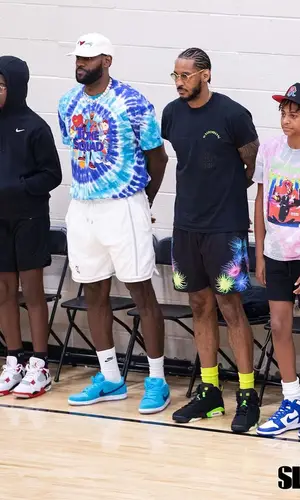 LeBron James’ Outfit in Nike T-Shirt & Los Angeles Lakers Shorts (2021)
