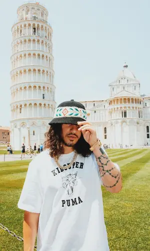 Russ wearing Casablanca hat
