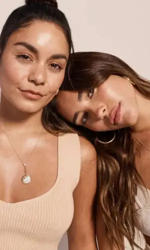 Madison Beer wearing Jacquemus top