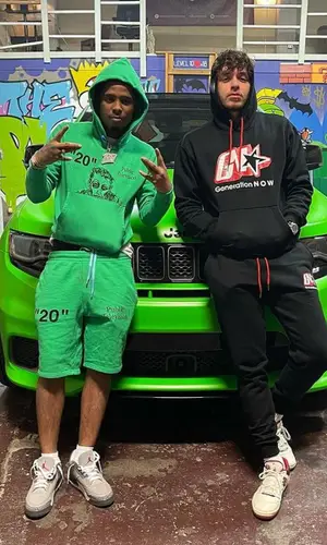 Pooh Shiesty’s Outfit in Off-White Hoodie & Jordan Sneakers (2021)