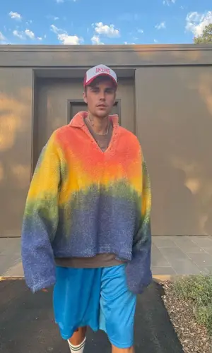 Justin Bieber wearing Noah shorts