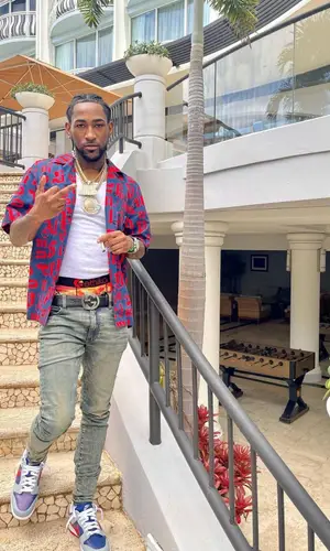 Ron Suno wearing Gucci belt