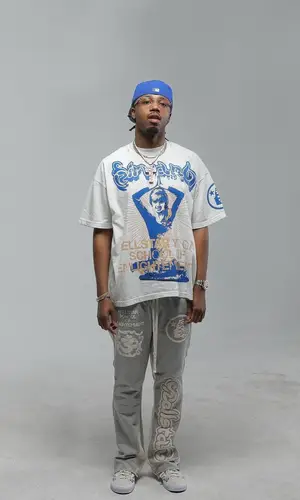 Metro Boomin wearing Hellstar t-shirt
