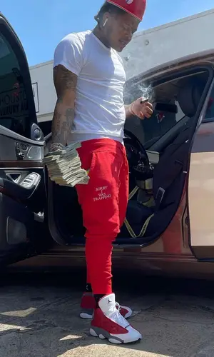 Sosamann wearing Huf sock