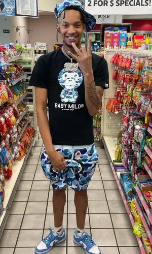 Stunna 4 Vegas wearing Nike sock
