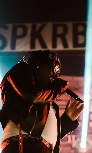 Gunna wearing Louis Vuitton belt