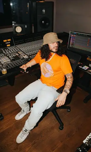 Russ wearing Jacquemus t-shirt
