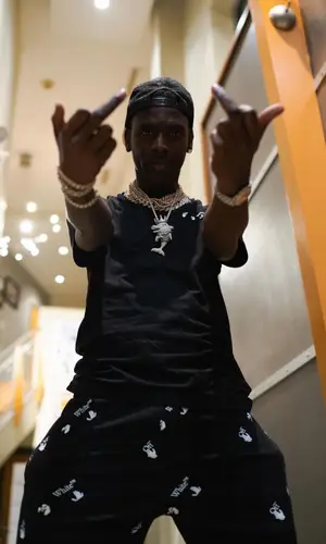Young Dolph’s Outfit in Nike Sneakers, Off-White Cap & Katsu (2021)
