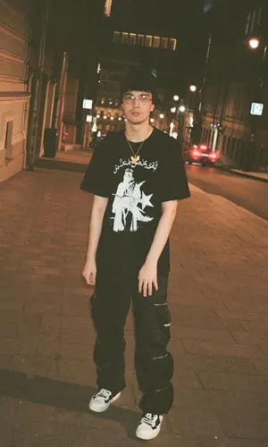 Yungway wearing Oblachnyy hat
